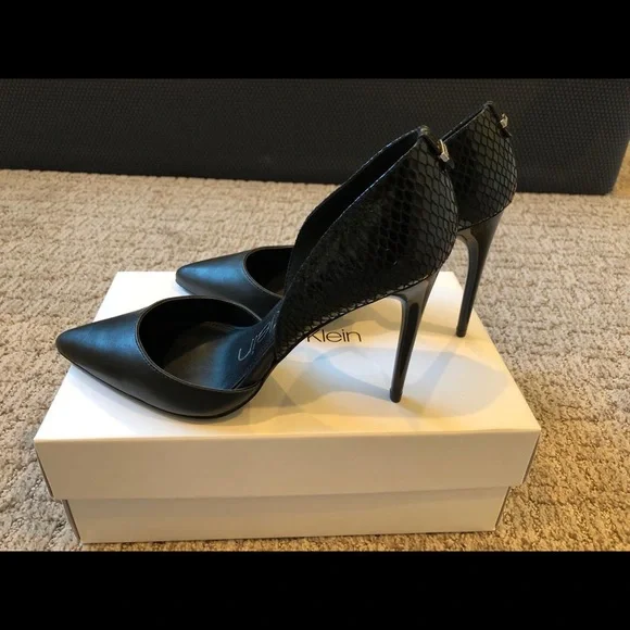 NWT - Calvin Klein Leather Heels - Picture 3 of 6